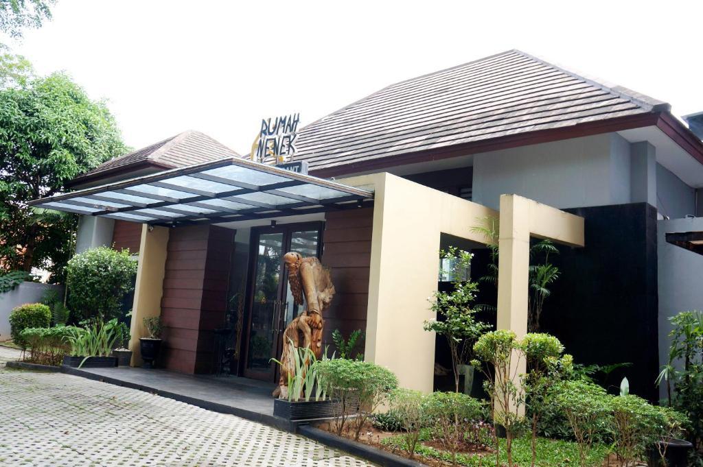 Rumah Nenek Hotel And Restaurant Паданг Номер фото